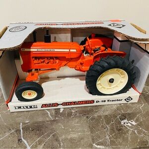 1990 ERTL Diecast 1:16 Scale Vintage Allis Chalmers D-19 Tractor NIB